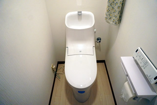 兵庫県明石市Ｎ様邸トイレリフォーム施工　LIXIL　トイレ　アメージュZ　シャワートイレ　手洗い付き