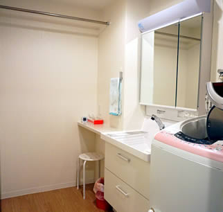 マンション　兵庫県明石市　LIXIL　洗面化粧台　ピアラ/１６モデル　洗面化粧台リフォーム　