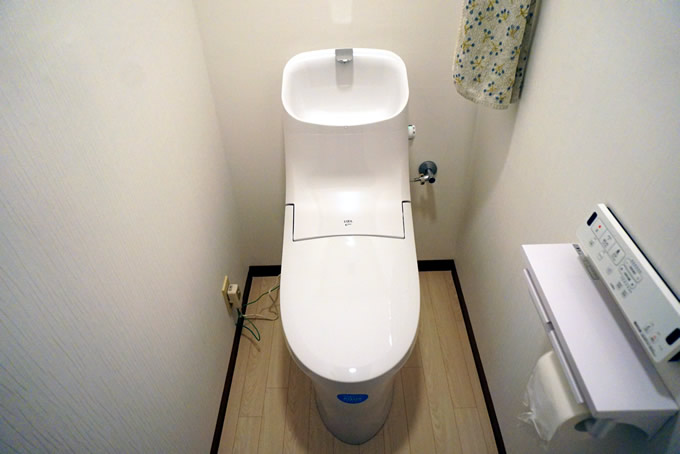 兵庫県明石市Ｎ様邸トイレリフォーム　LIXIL　トイレ　アメージュZ　シャワートイレ